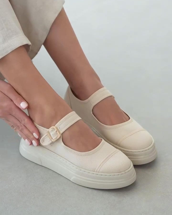Thick-soled slip-on casual shoes