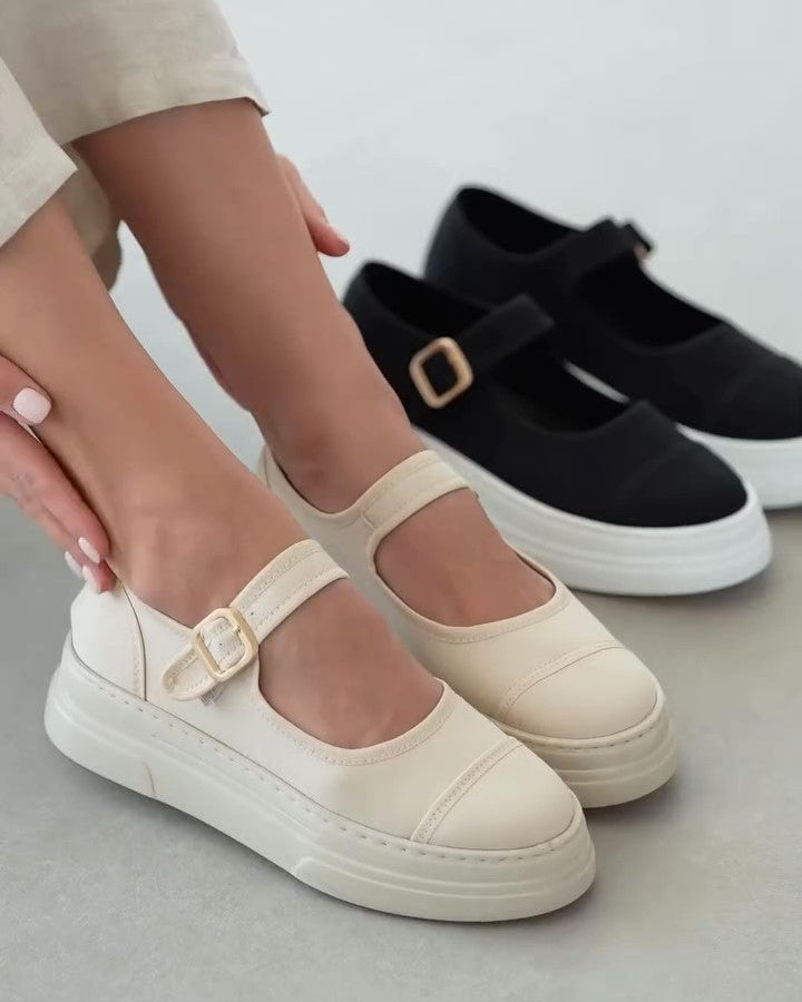 Thick-soled slip-on casual shoes