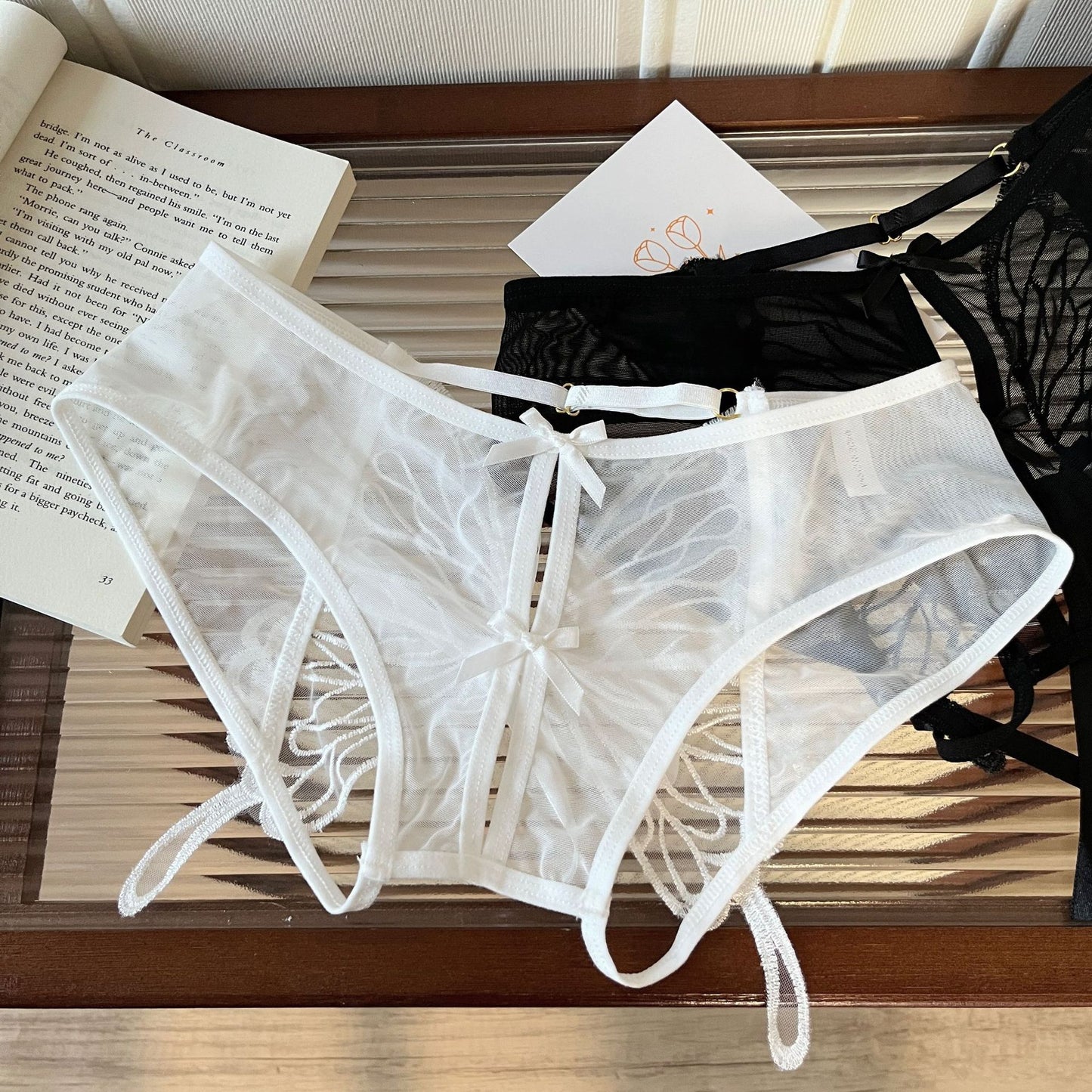 Sexy Butterfly Lace-up Low-Rise Briefs