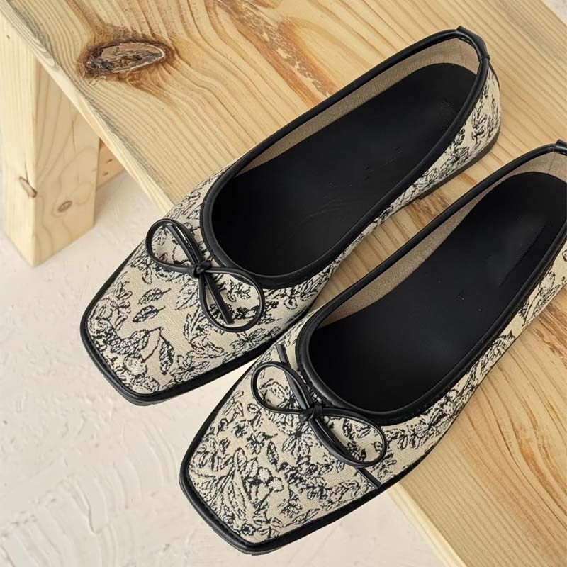 Square-toe Bow Flat Pumps
