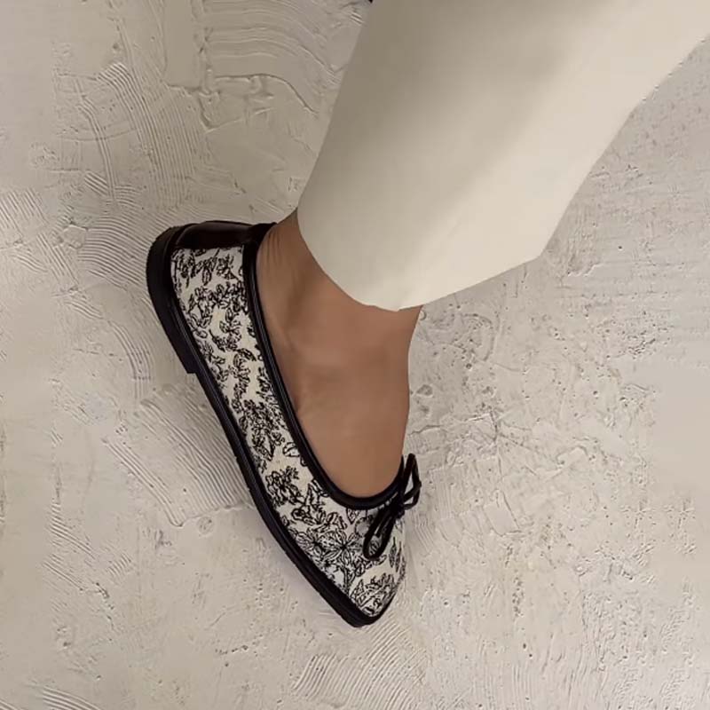 Square-toe Bow Flat Pumps